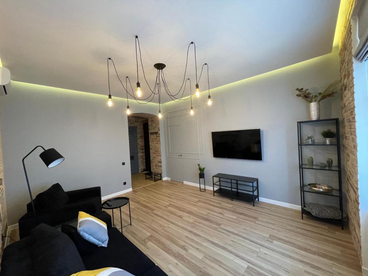Apartment Centre Inn チェルニウツィー エクステリア 写真
